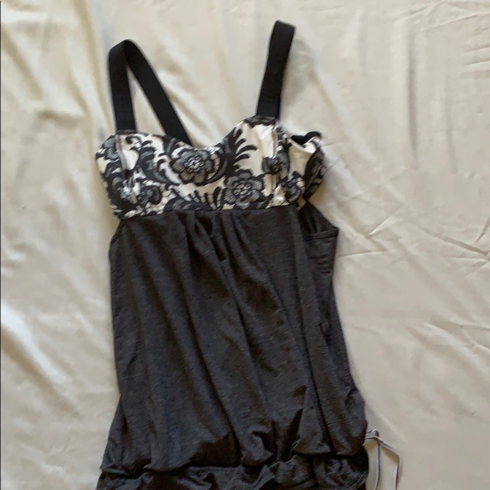 Lululemon tank top size size 4